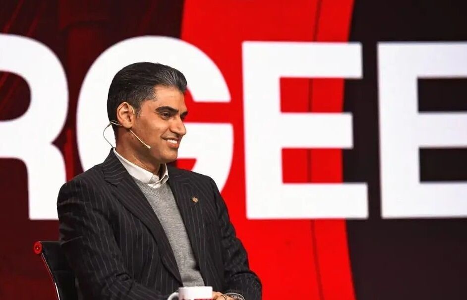 واکنش تند مدیرعامل پرسپولیس به شایعه توافق روی قهرمانی استقلال