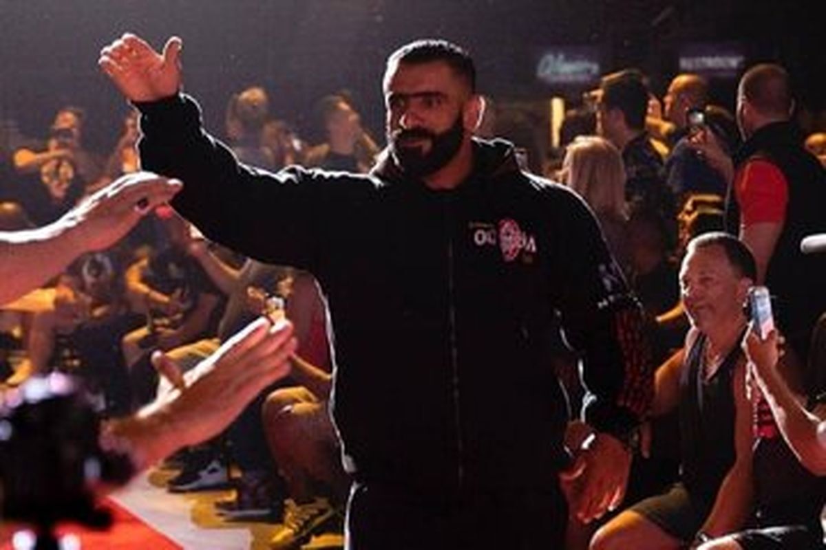 زلزله‌ی هادی چوپان در راه است/ عکس
