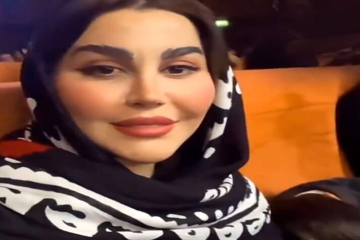 اکرم بانو بیرانوند و لیلا حسینی همسران فوتبالیست های معروف در یک سالن زیبایی